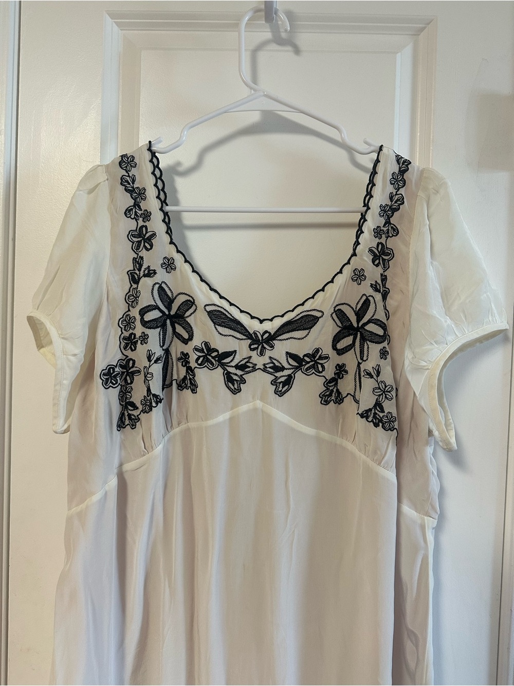 J. Crew Ivory Maxi Dress with Black Floral Embroidery - Picture 4 of 16